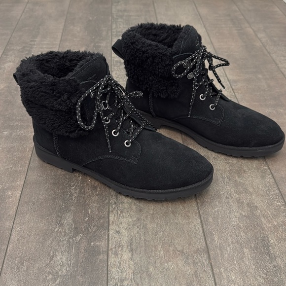 NWOT UGG Romely Heritage Lace-up Suede Boot, size 10 - Picture 4 of 12